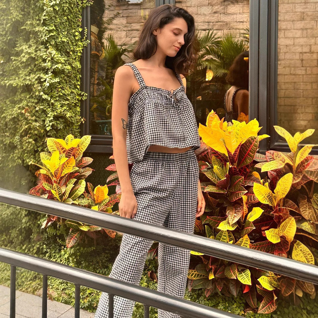 Flowy Summer Jumpsuit with Plaid Pattern and Adjustable Straps
