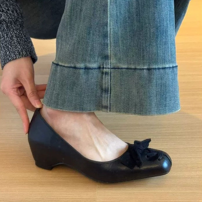 Women's Ballet Flats with Decorative Bow and Elegant Heel