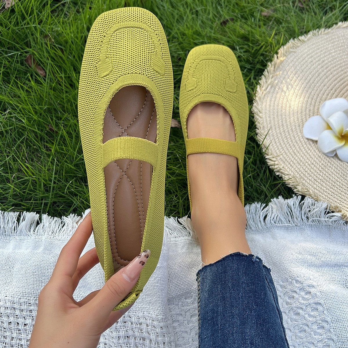 Women's Ballet Flats with Elastic Strap and Comfortable Footbed