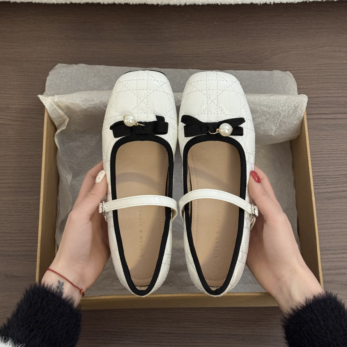 Women's Ballet Flats with Elegant Buckle Ornament and High-Quality Leather Grain