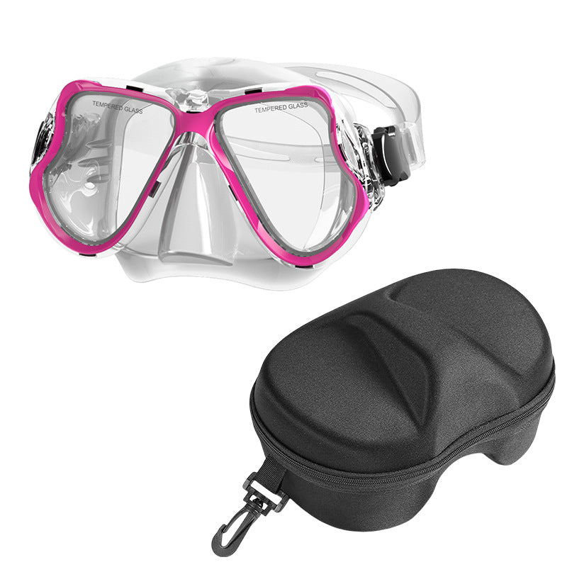 Diving mask with wide field of vision