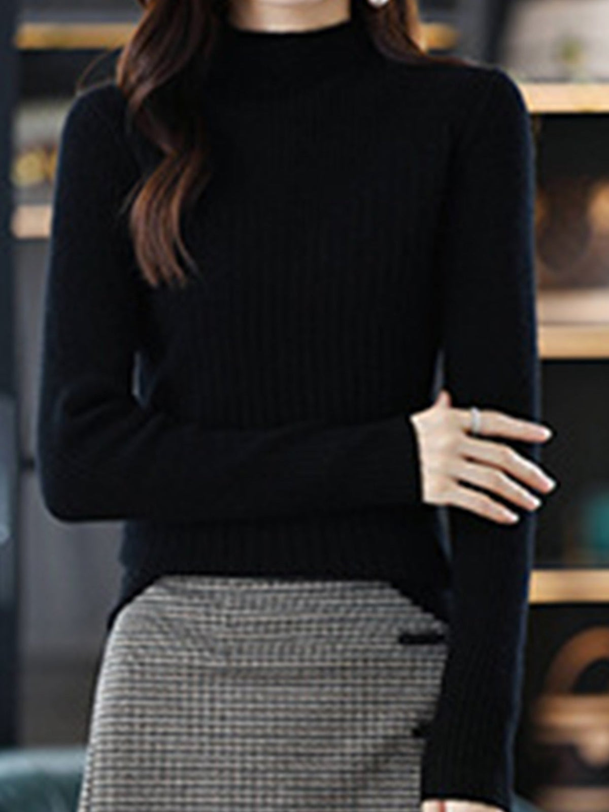 Elegant Women's Turtleneck Sweater with Fine Ribbed Texture