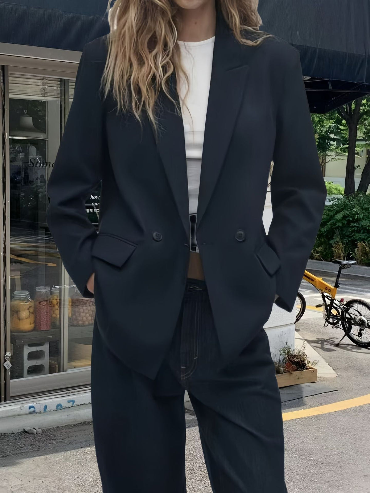 Elegant Double-Breasted Blazer
