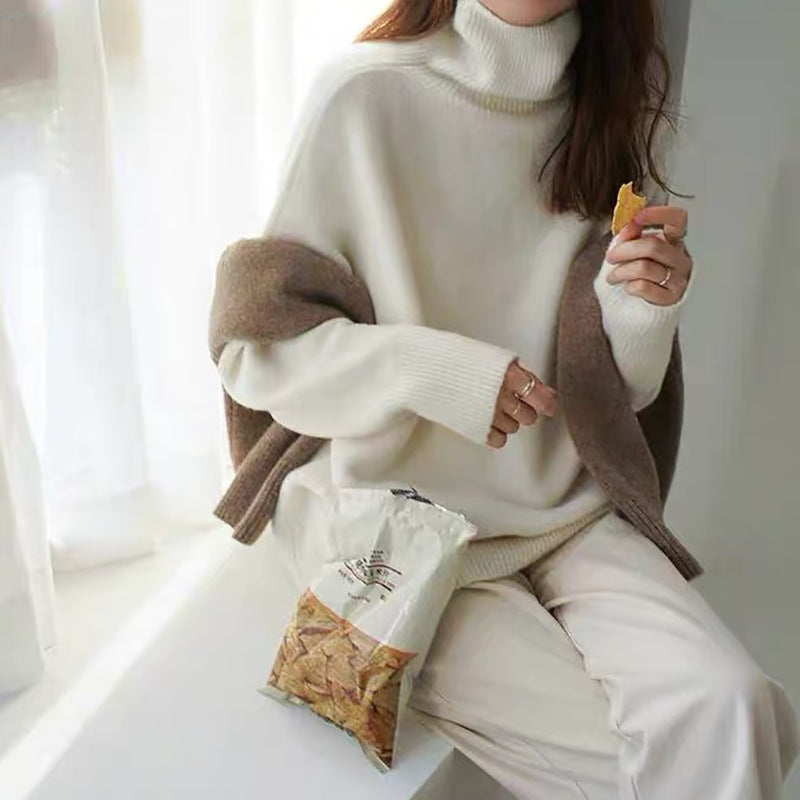 Women's Comfortable Turtleneck Sweater in Wool Blend