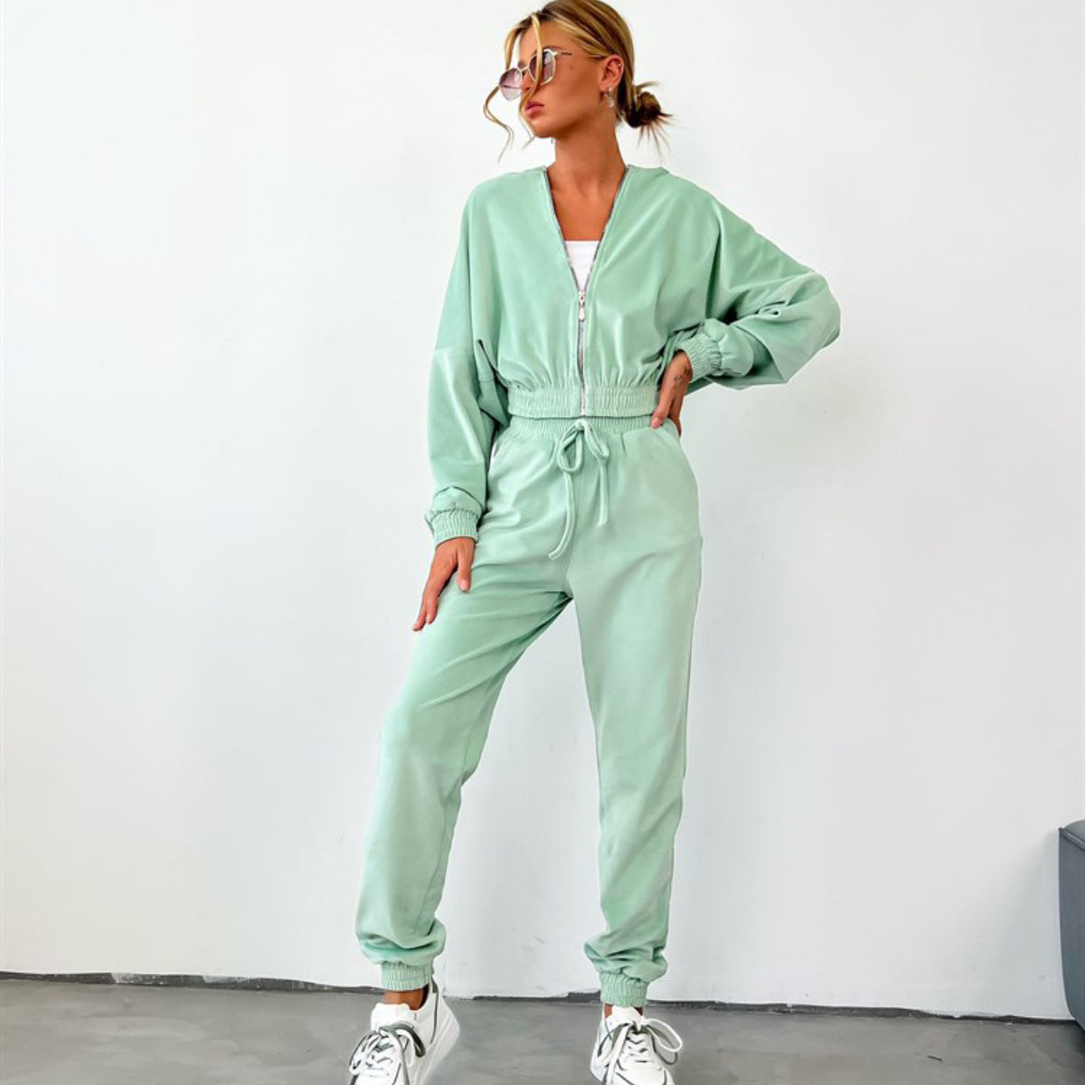 Women's Luxurious Velour Leisure Set with Hood and Elastic Waistband