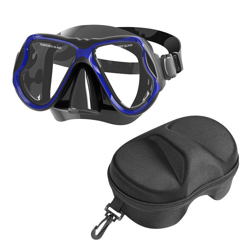 Diving mask with wide field of vision