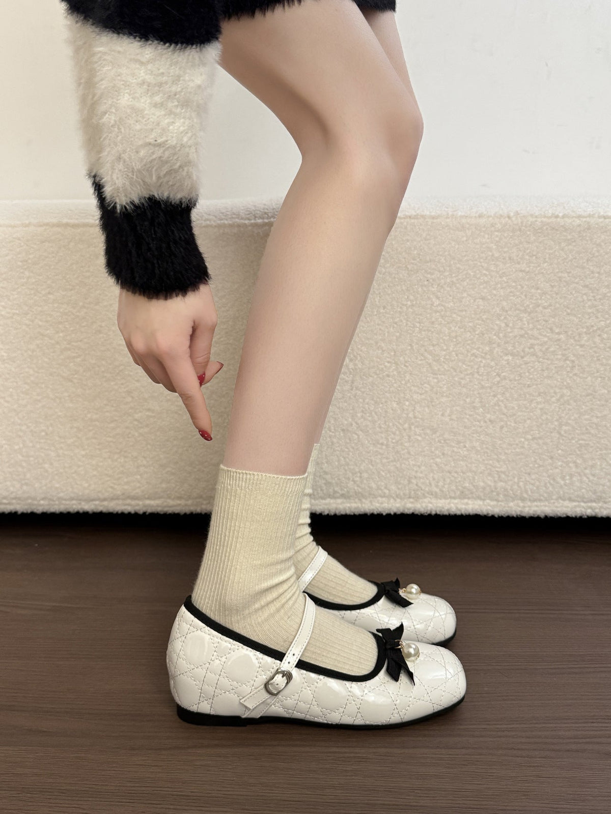 Women's Ballet Flats with Elegant Buckle Ornament and High-Quality Leather Grain