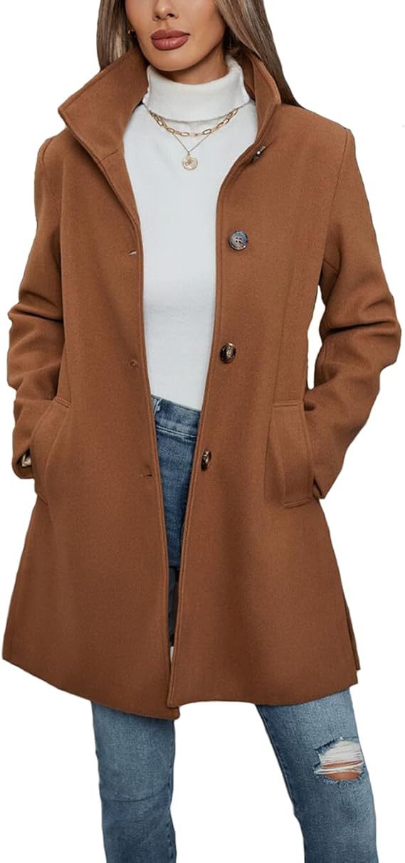 Elegant Wool Coat with High Collar and Practical Pockets