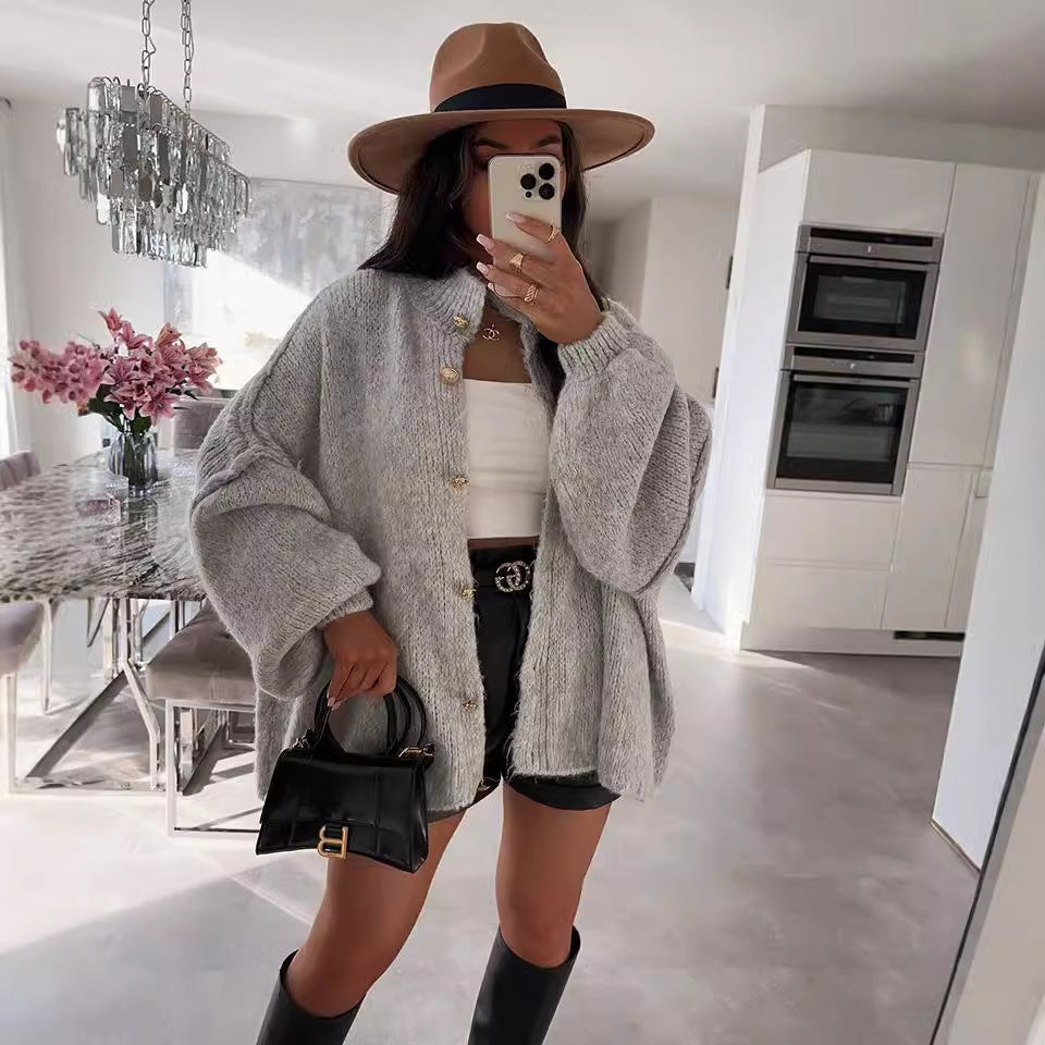 Women's Chunky Knit Sweater with Voluminous Sleeves and Comfortable Fit