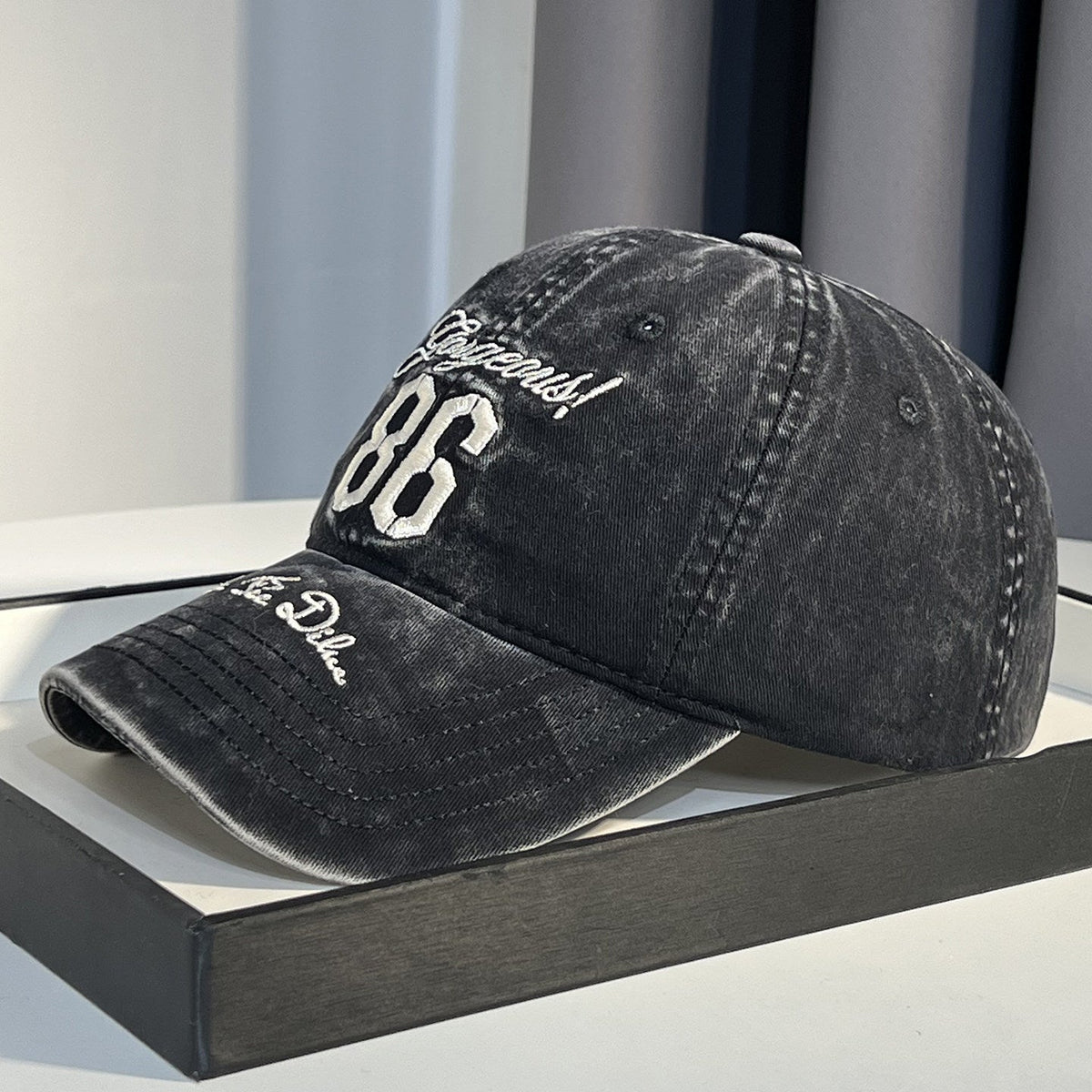Men's Vintage-Inspired Distressed Baseball Cap
