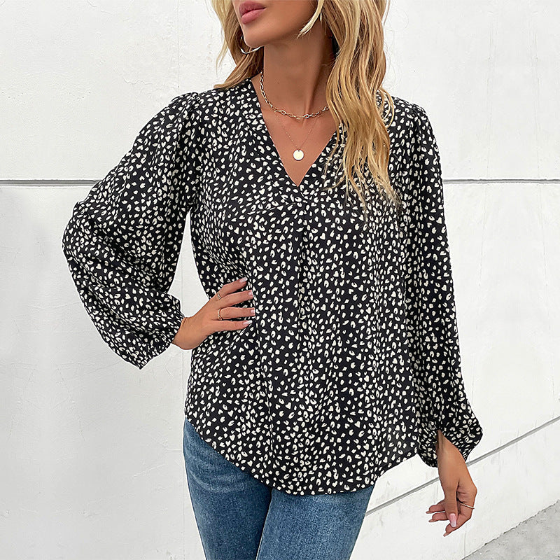 Elegant Women's Blouse with Leopard Print and Voluminous Sleeves