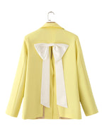 Women's Blazer Jacket with Elegant Cut and Practical Pockets