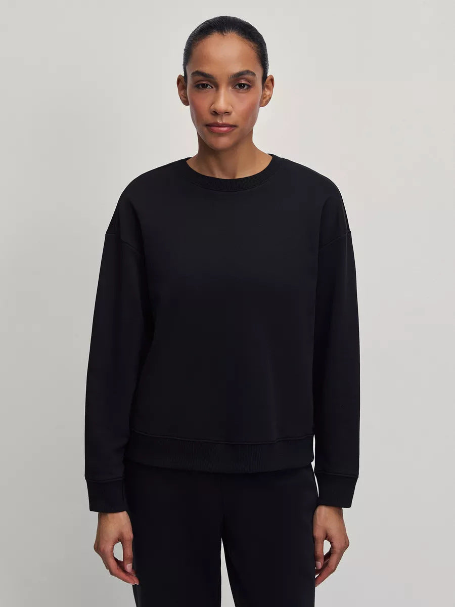 Women's Comfortable Oversized Sweatshirt with Casual Cut