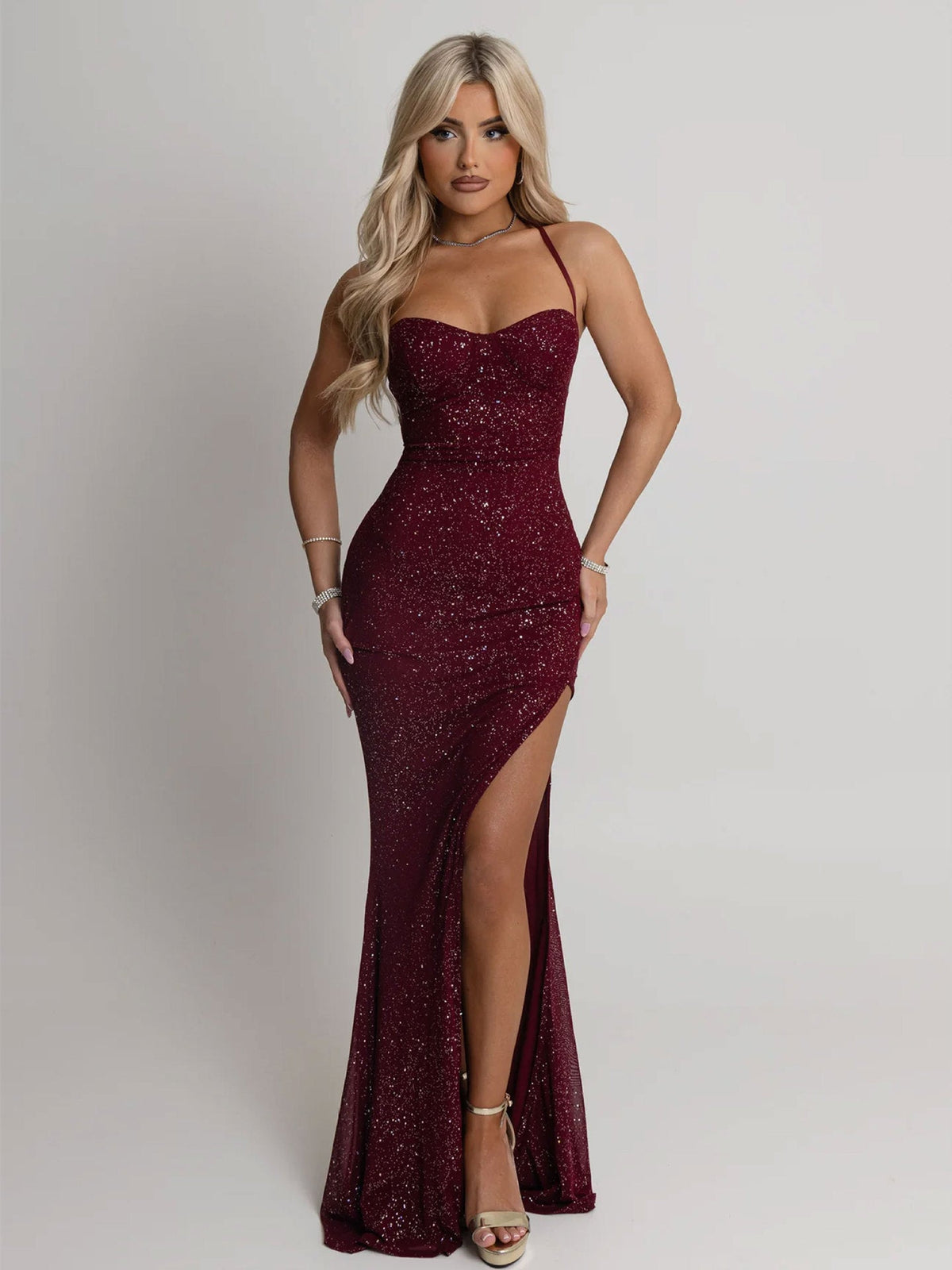 Women's Evening Dress with Shimmering Sequins and Seductive Slit