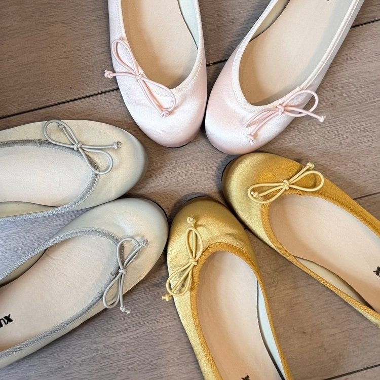 Women's Satin-Texture Ballet Flats with Bow Detail