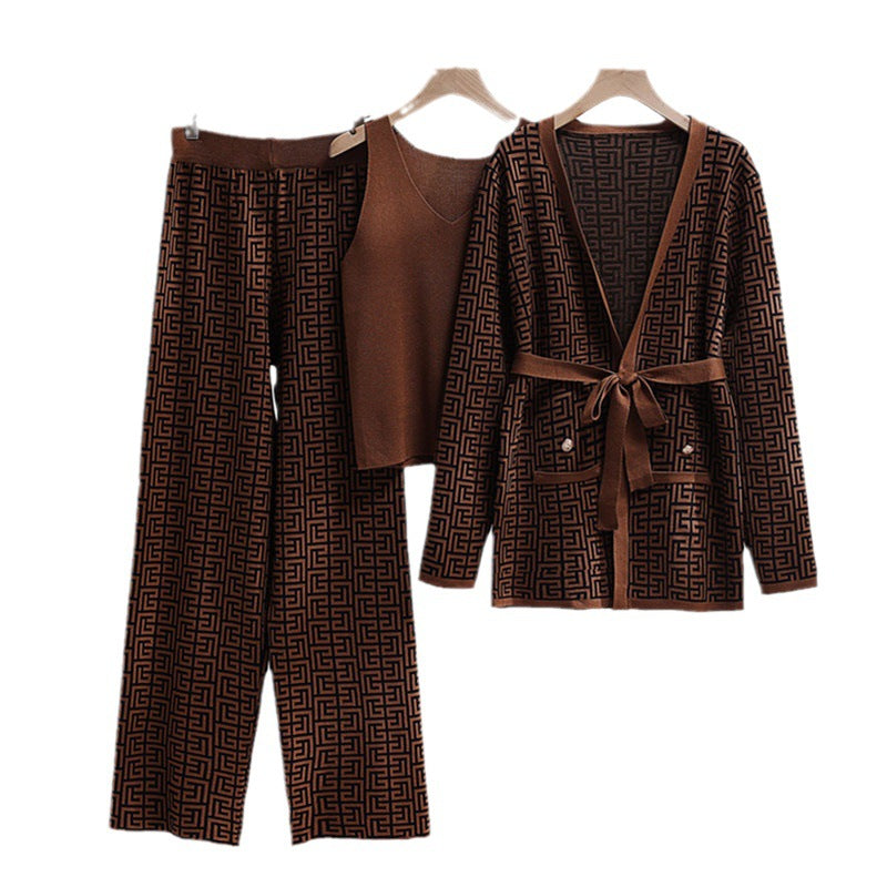 Women's Fashionable and Luxurious Loungewear Set with Elegant Pattern and Pockets