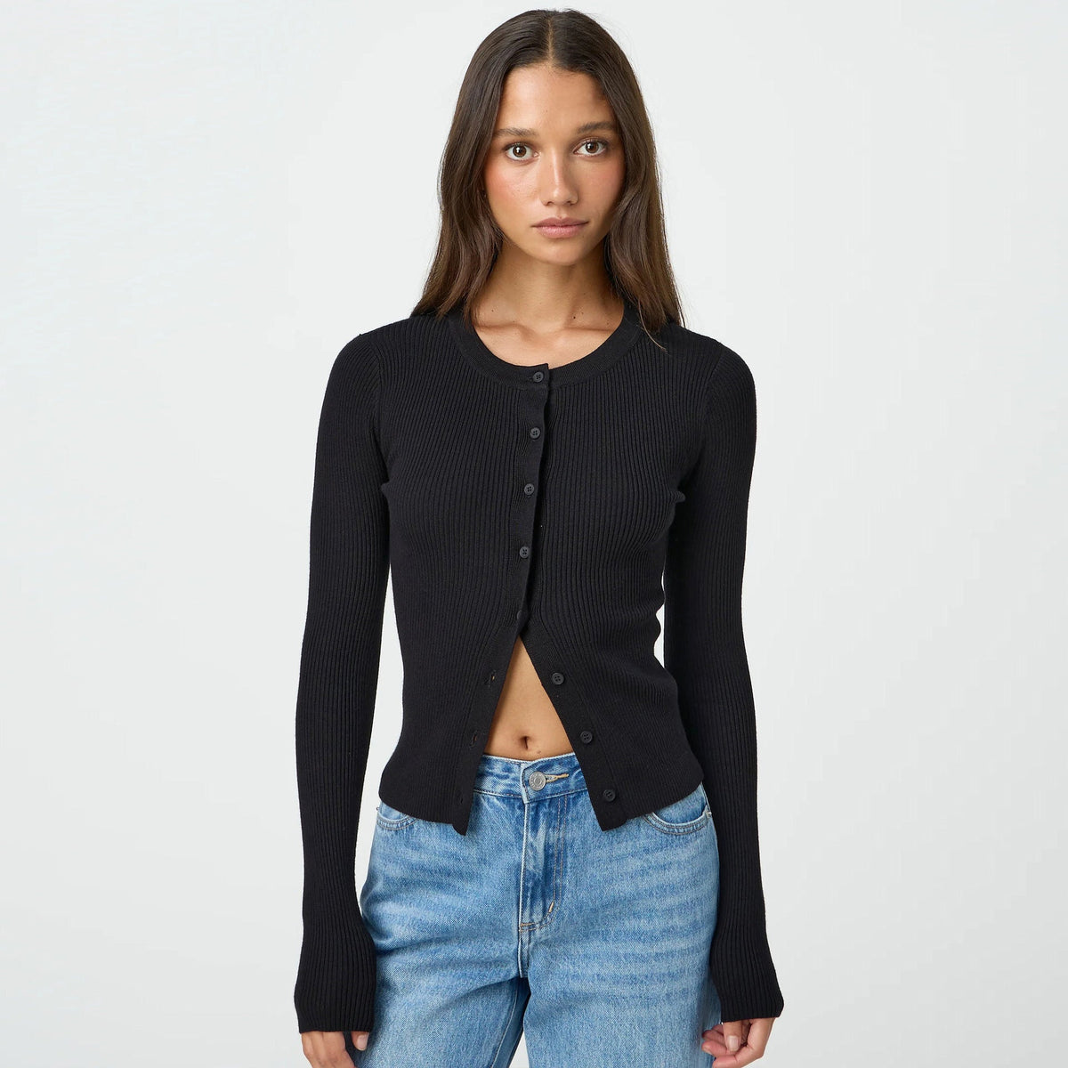 Women's Form-Fitting Knit Cardigan with Button Placket and Long Sleeves