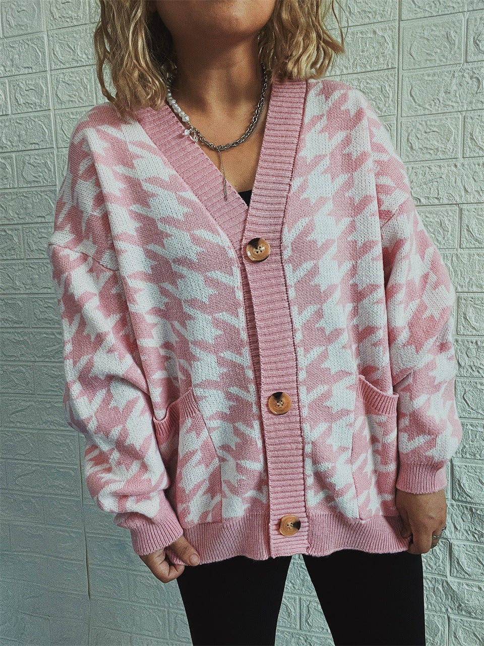 Women's Cozy Knit Cardigan with Modern Houndstooth Pattern and Button Details