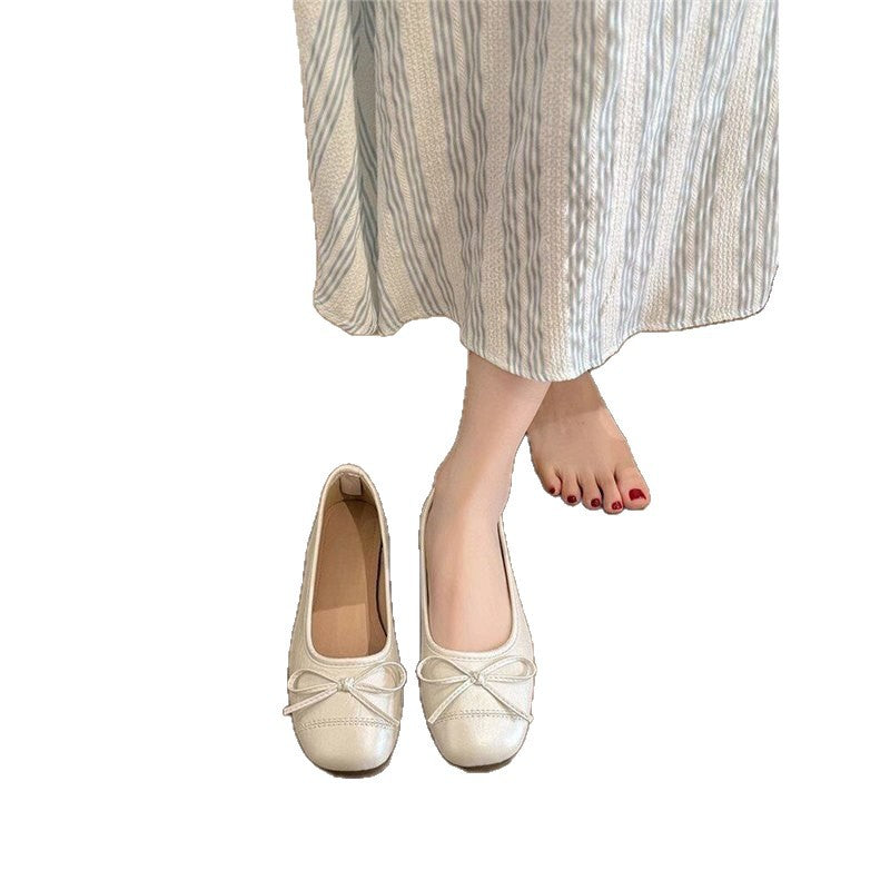 Women's Ballet Flats with Decorative Bow Design