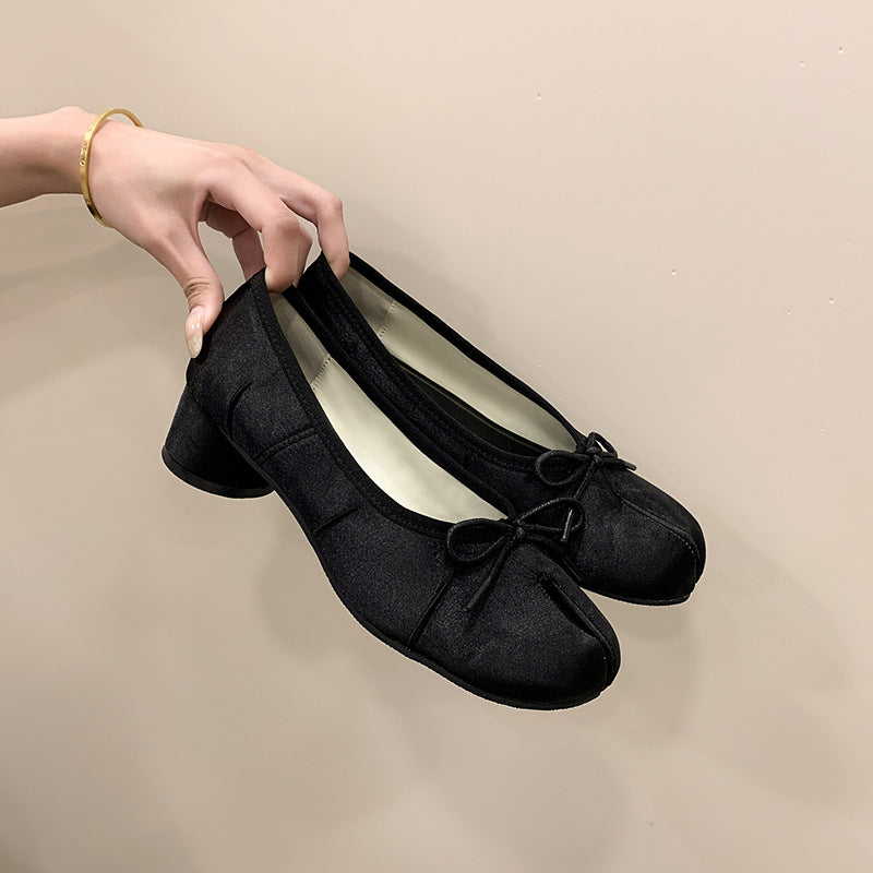 Women's Ballet Flats with Delicate Bow and Block Heel
