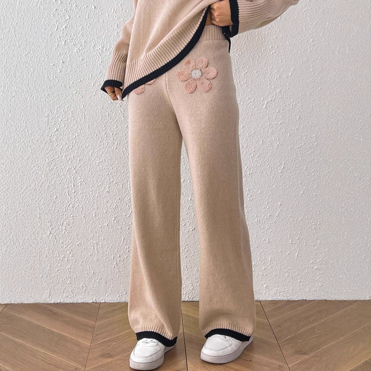Women's Comfortable Knit Pants with Floral Appliqué Design