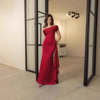 Women's Evening Dress with Elegant Off-Shoulder Design and Fitted Cut