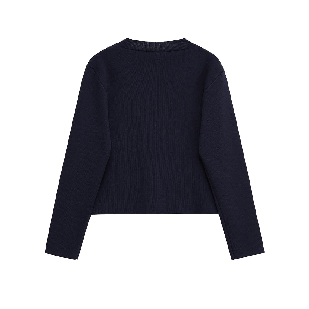 Women's Elegant Cardigan with Decorative Button