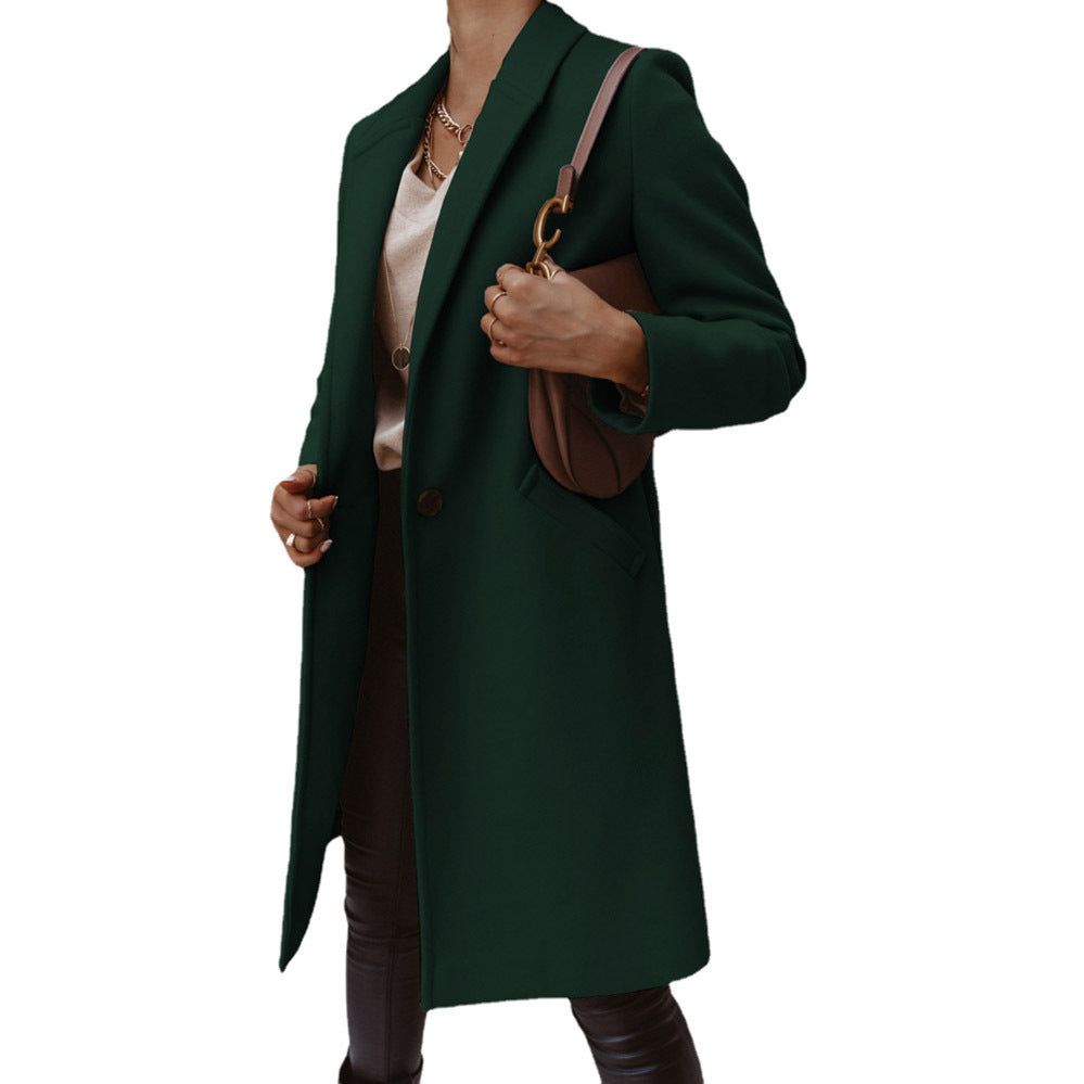 Elegant Wool Coat with Slim Silhouette and Deep Pockets