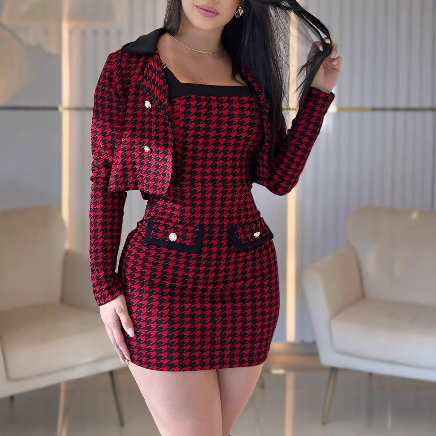 Women's Fashionable Plaid Ensemble with Deep Collar