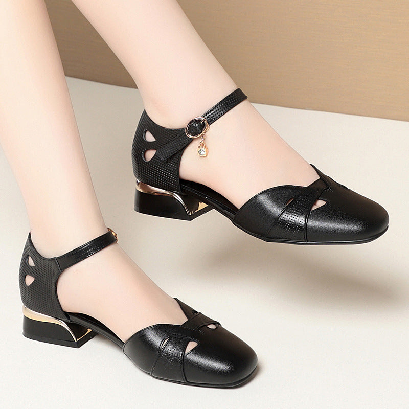 Women's Ballet Flats with Decorative Strap and Modern Heel