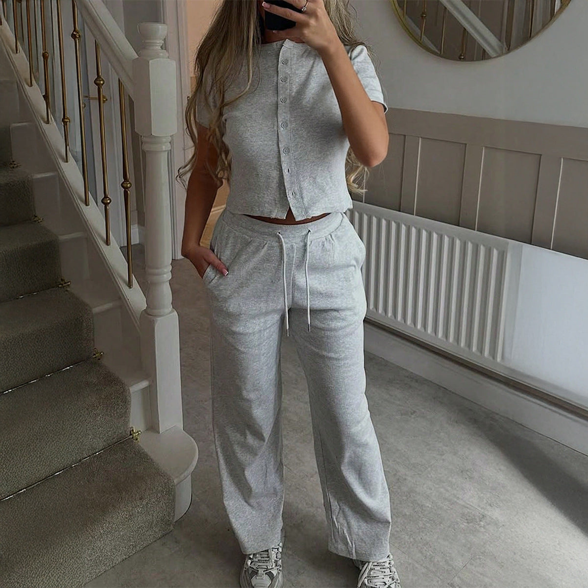 Women's Comfortable Two-Piece Set with Short-Sleeve Top and Loose Pants