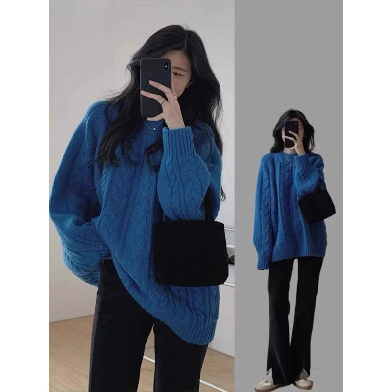 Women's Chunky Knit Sweater in Casual Oversized Style with Cable Pattern