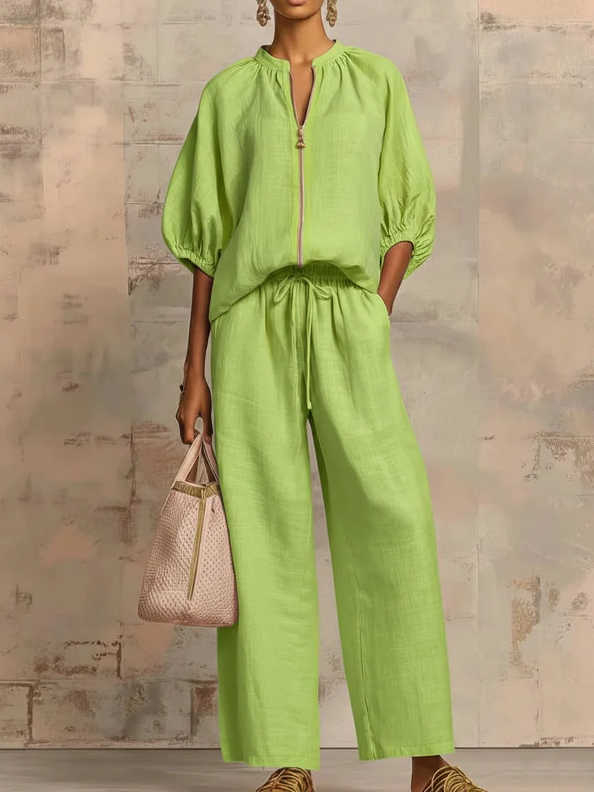 Women's Airy Two-Piece Set with Modern Collar and Zipper