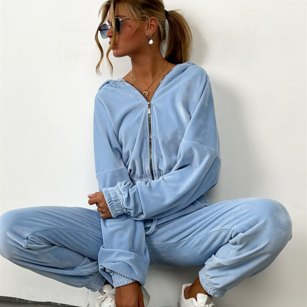 Women's Luxurious Velour Leisure Set with Hood and Elastic Waistband