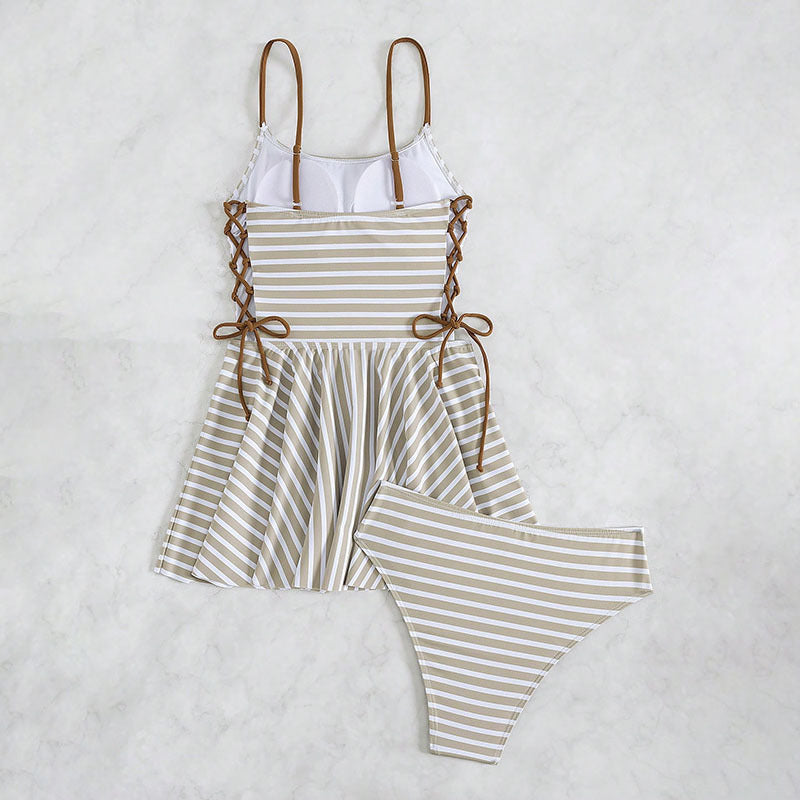 Women's Swimsuit with Voluminous Edge and Adjustable Straps