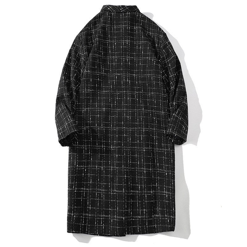 Women's Fashionable Plaid Coat with Elegant Cut