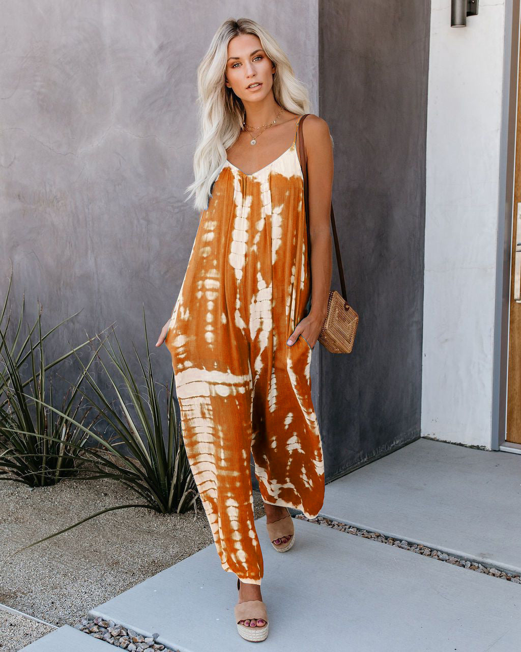 Elegant Wide-Leg Jumpsuit with Spaghetti Straps