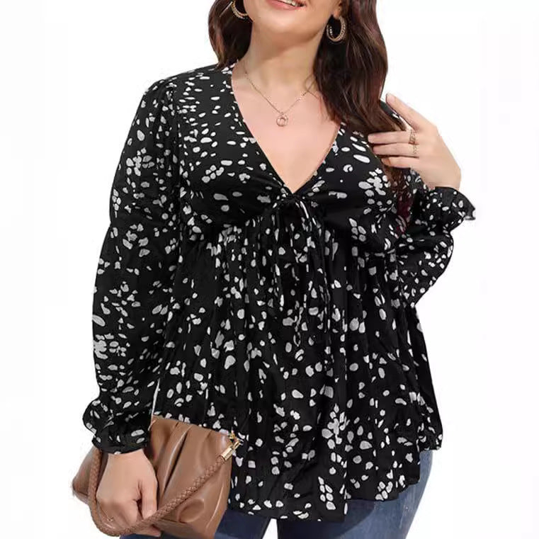 Women's Blouse with Elegant Ruffle Details and Trendy Print