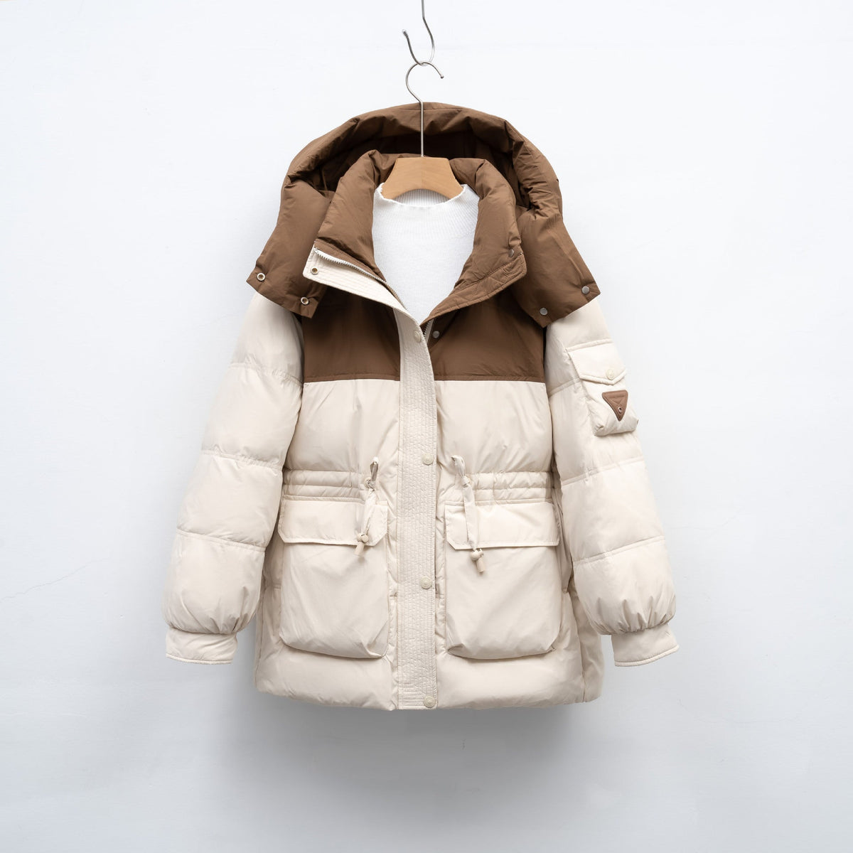 Women's Fashionable Winter Jacket with Functional Pockets and Large Hood