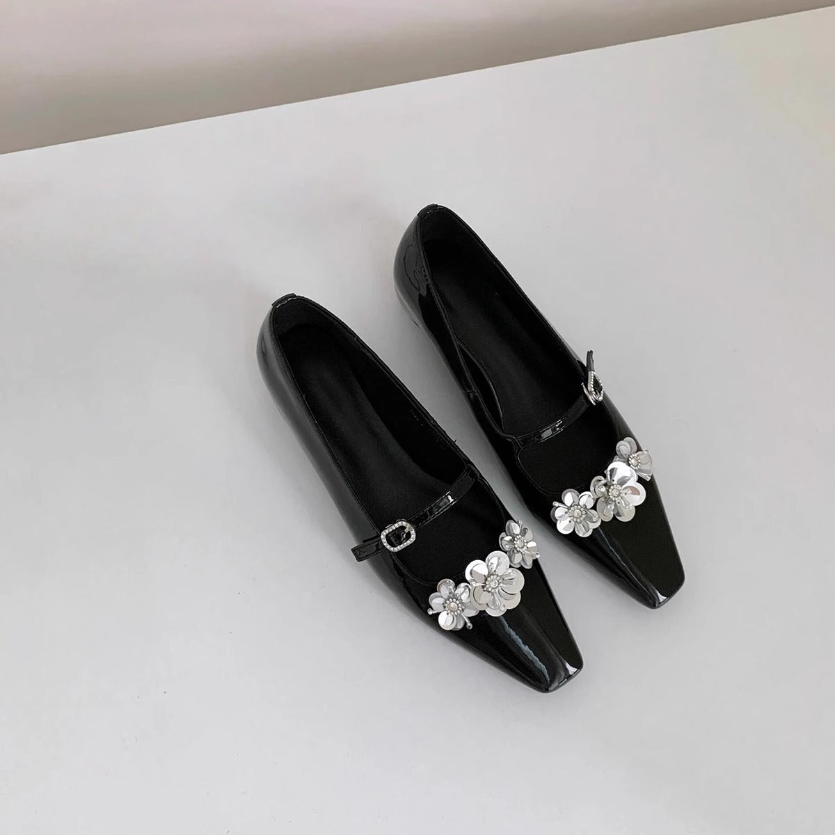 Women's Ballet Flats with Floral Appliqués and Glossy Finish