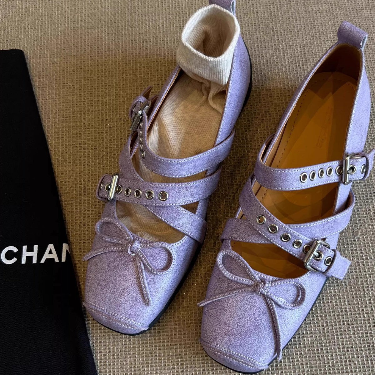 Women's Ballet Flats with Decorative Strap and Pleated Design
