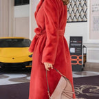 Women's Elegant Fleece Jacket with Modern Cut and Spacious Pockets