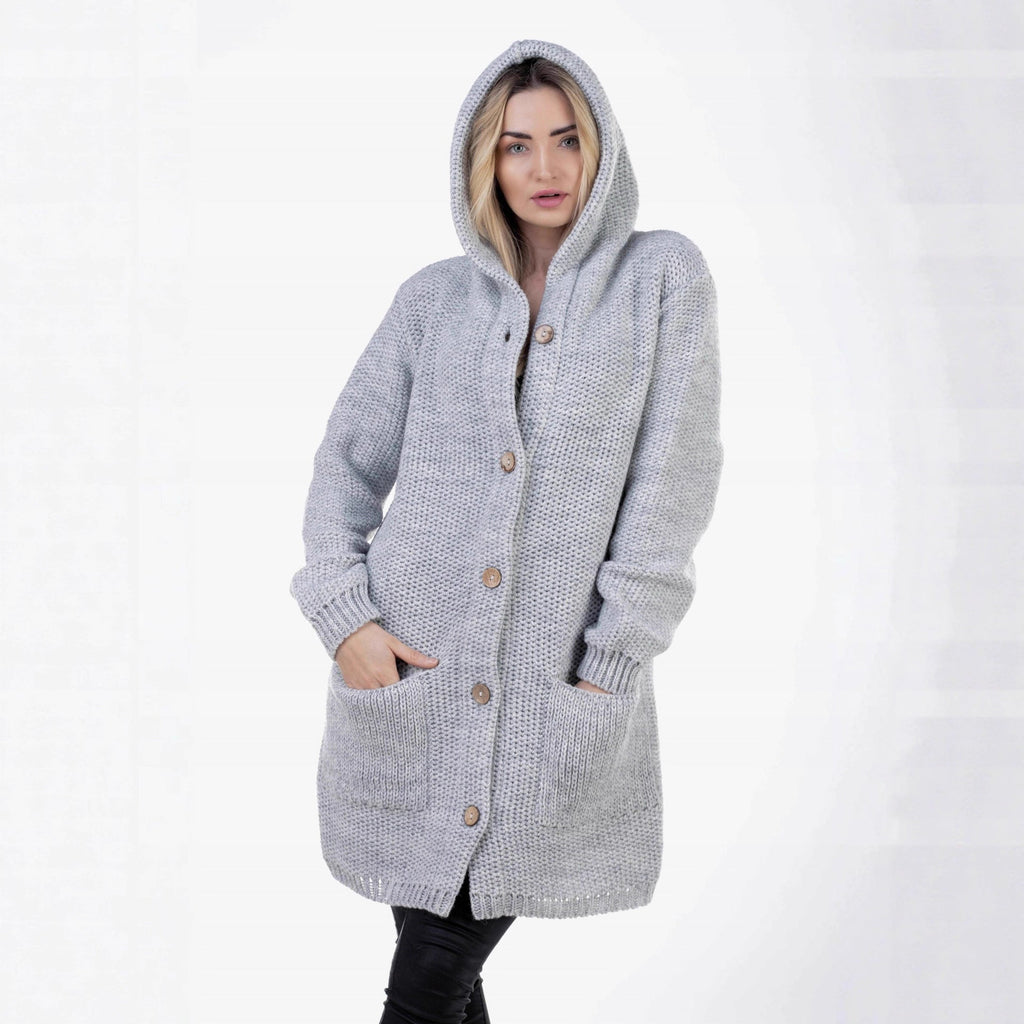 Women's Chunky Knit Cardigan with Pockets and Button Placket