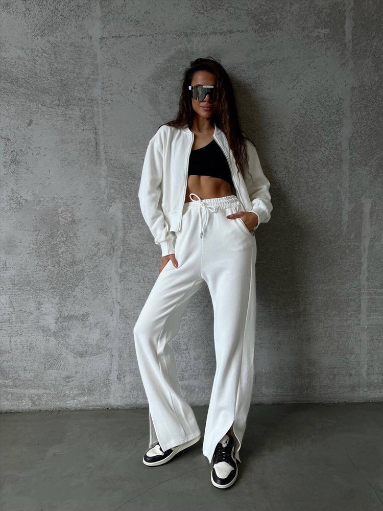 Women’s loungewear set with short zip jacket and high-waisted jogging pants with side split