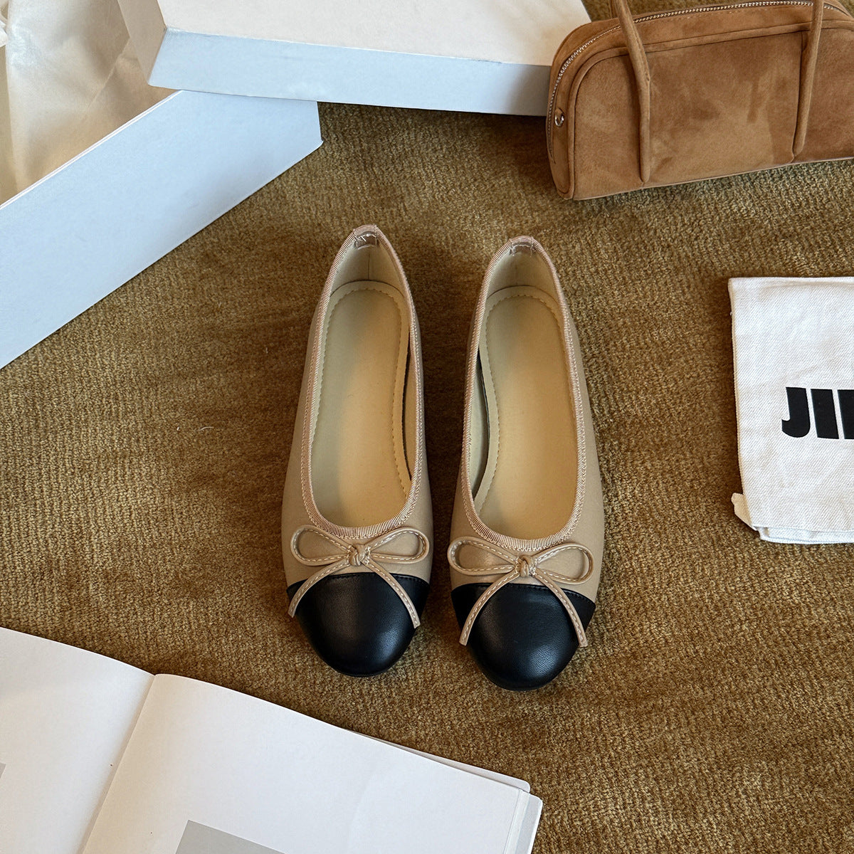 Women's Two-Tone Ballet Flats with Bow