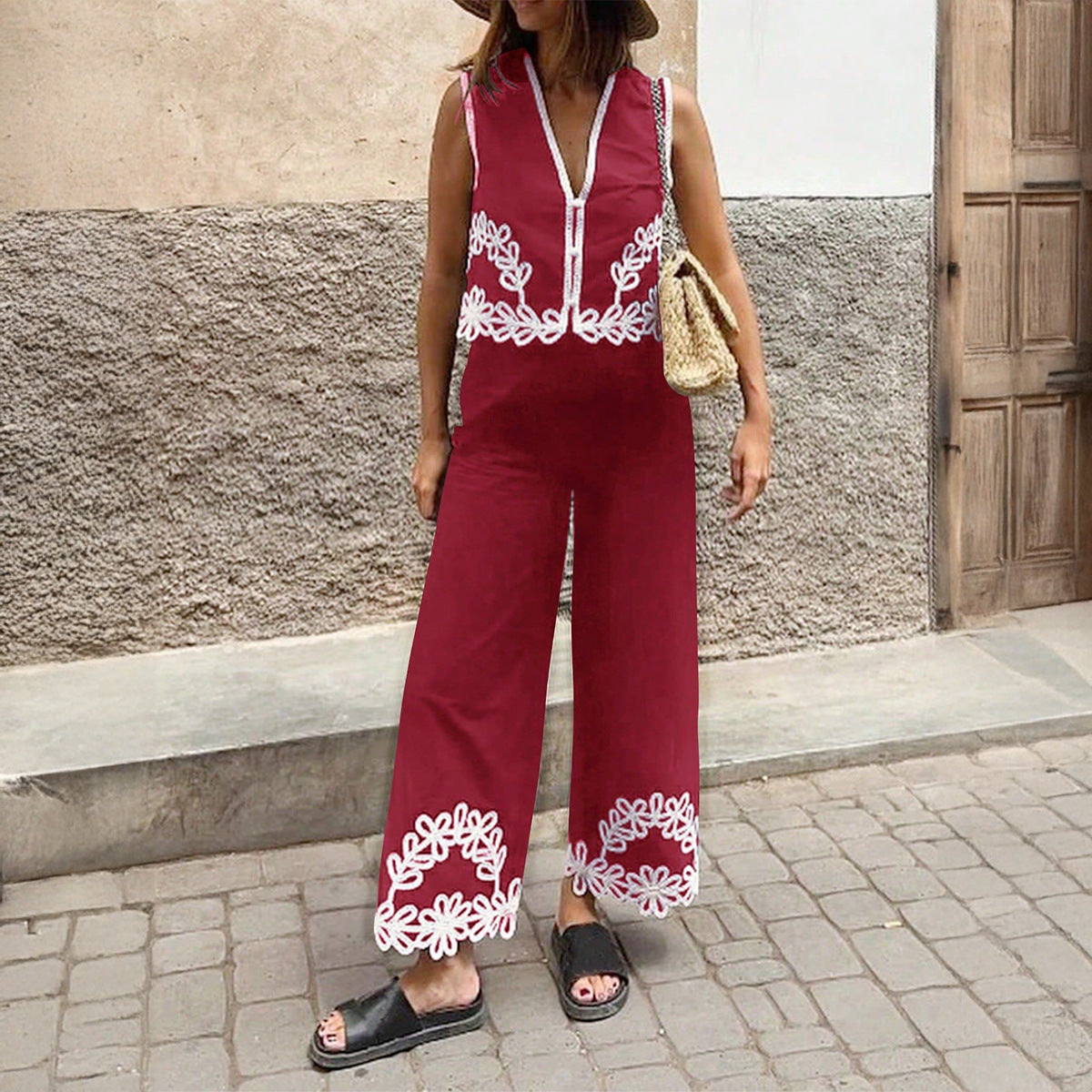 Women's Casual Two-Piece Summer Ensemble with Floral Crochet Trim