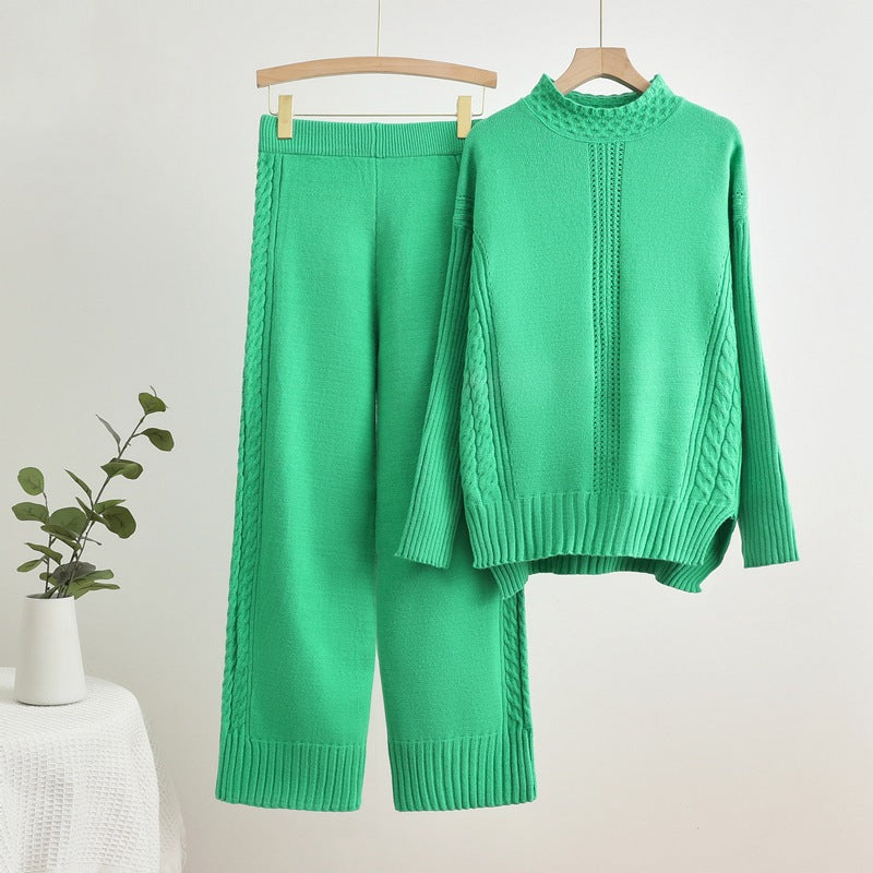 Women's Comfortable Knit Loungewear Set with High Cuffs and Decorative Cable Knits