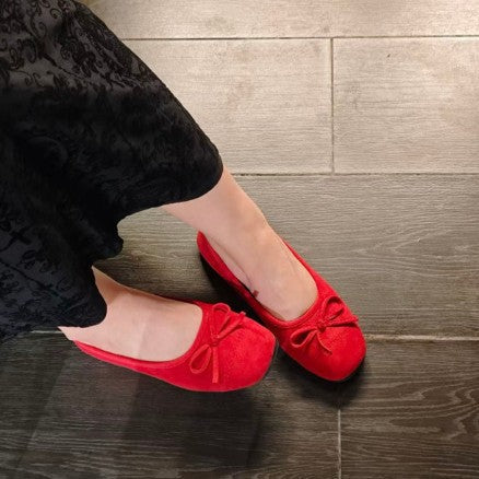 Women's Ballet Flats with Elegant Shine and Delicate Bow Detail