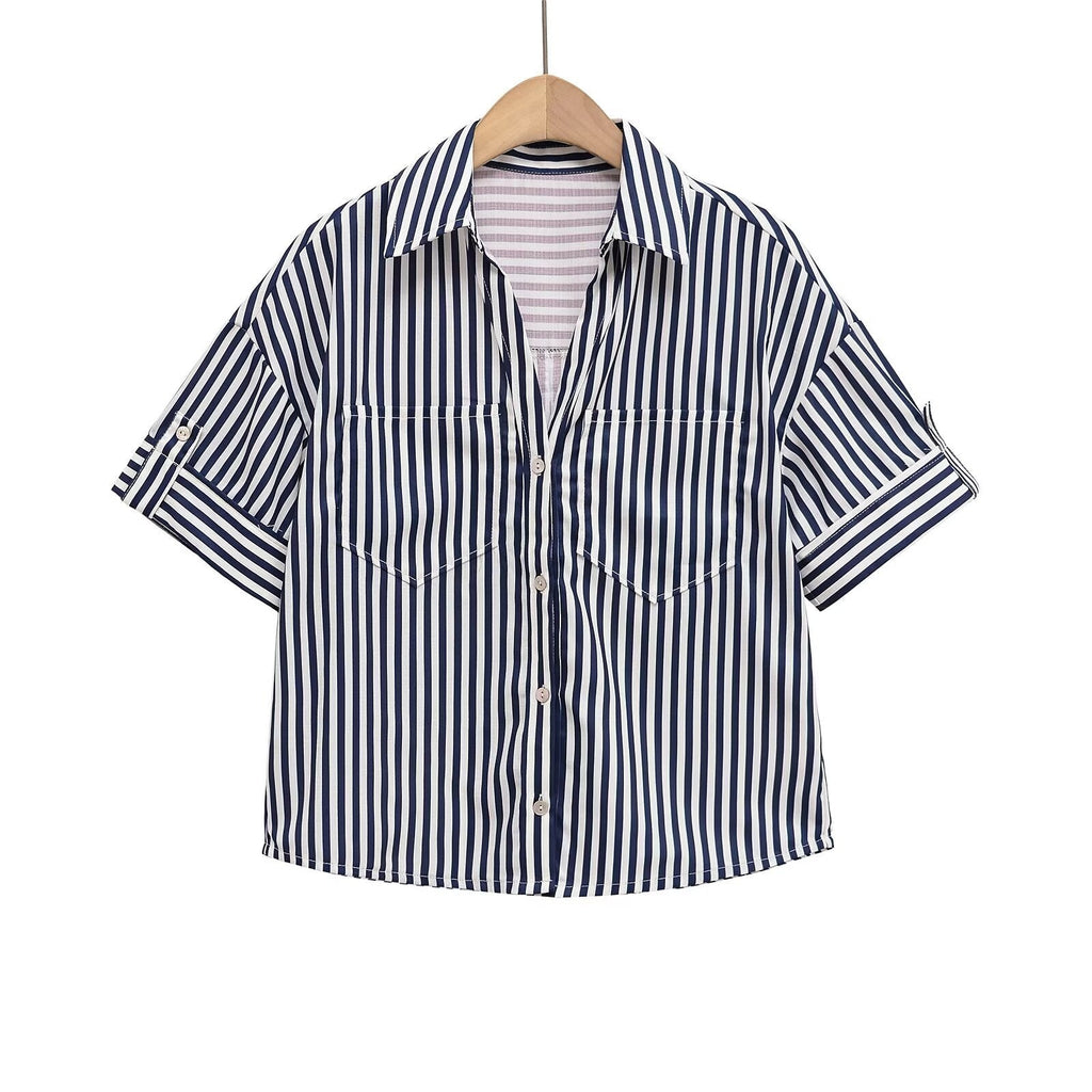 Women's Short Sleeve Shirt with Patch Pockets and Modern Cut