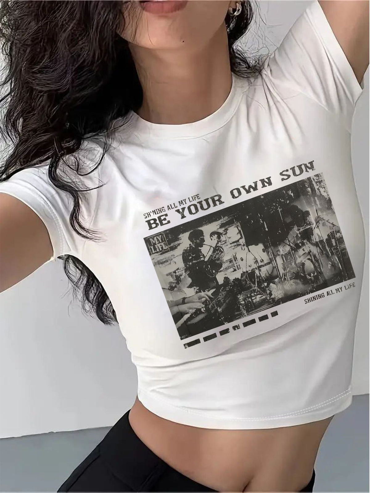 Women's Lips Print Crop T-Shirt